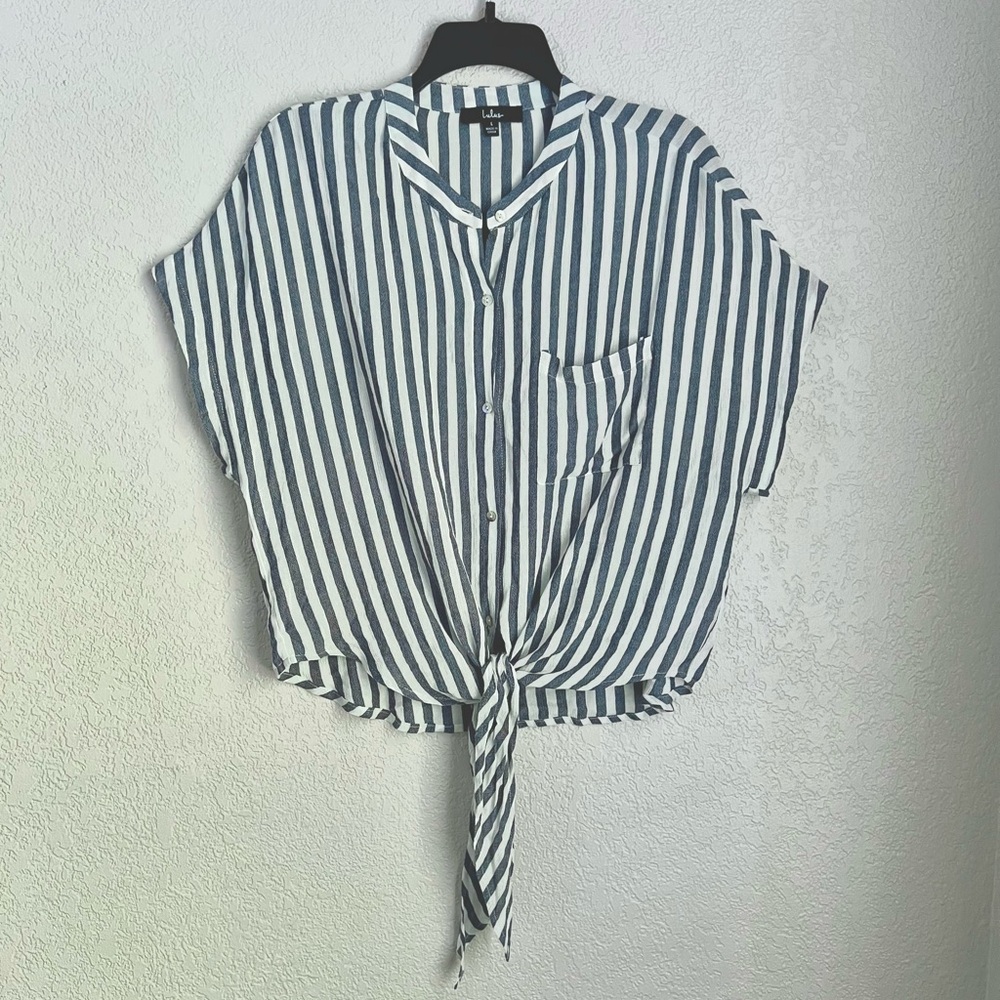 Lulu’s Blue White Stripes Front tie Short sleeves Preppy Casual Blouse Tops L - Picture 2 of 5